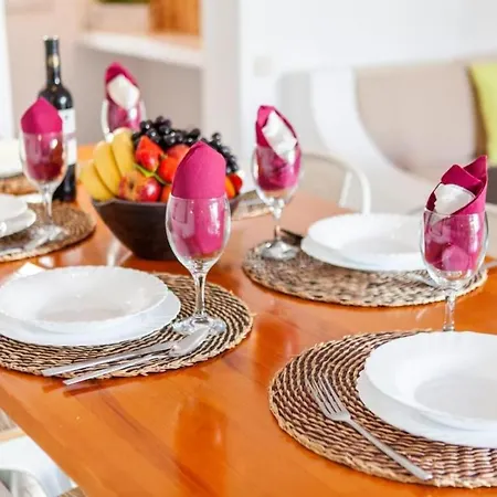 Villa Lori, Pool, 5 Min Drive To In *