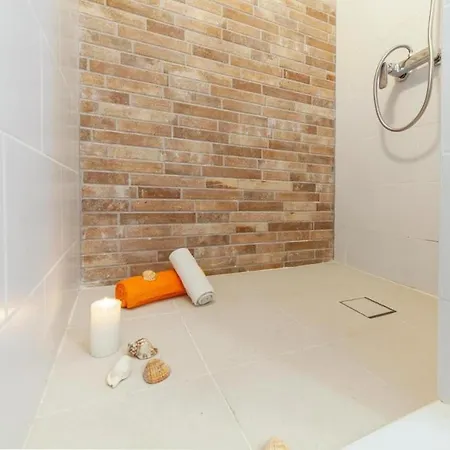 Villa Lori, Pool, 5 Min Drive To In Albufeira